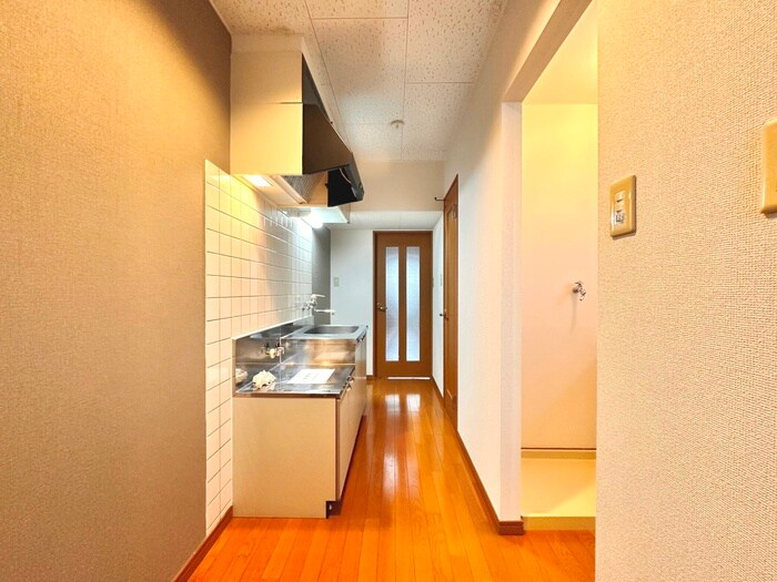 物件内観写真17　(廊下)