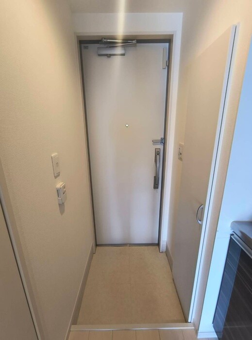 物件内観写真16　(玄関)