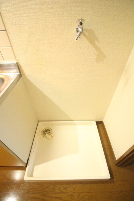 物件内観写真15　(洗濯機置場)