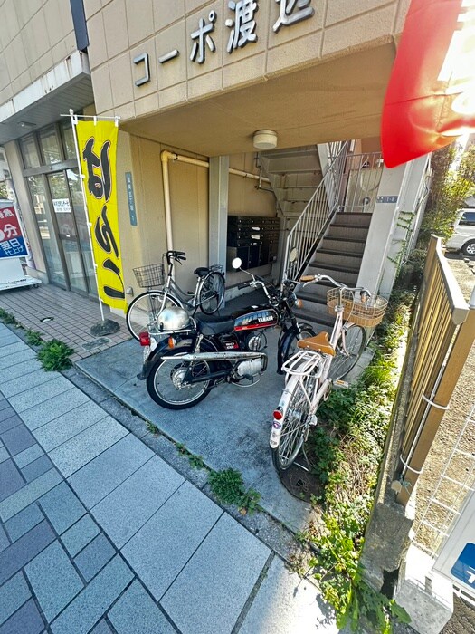 物件外観写真5　(駐輪場)