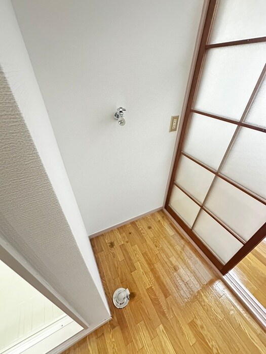 物件内観写真14　(洗濯機置場)