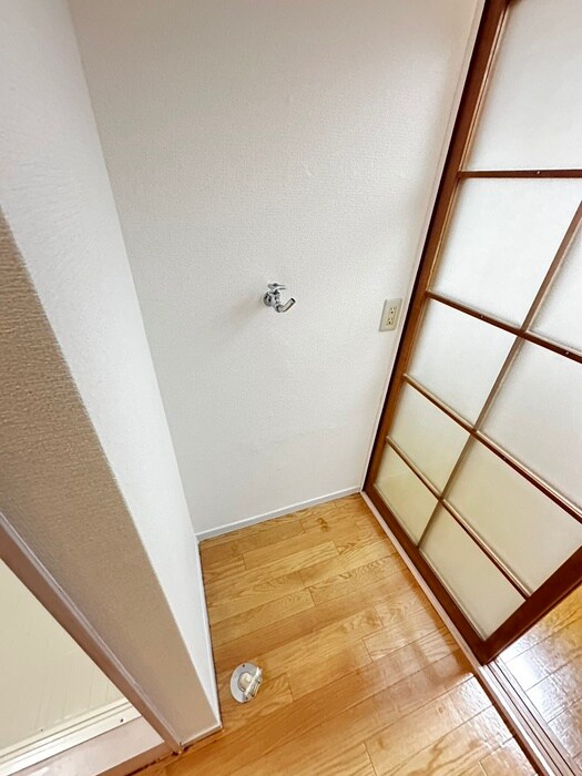 物件内観写真14　(洗濯機置場)