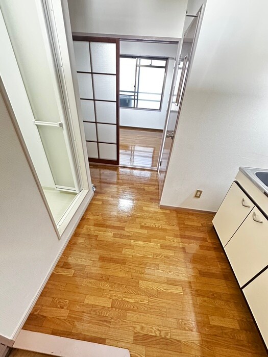 物件内観写真16　(廊下)