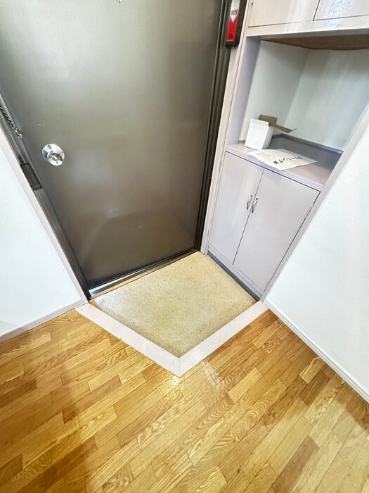 物件内観写真17　(玄関)