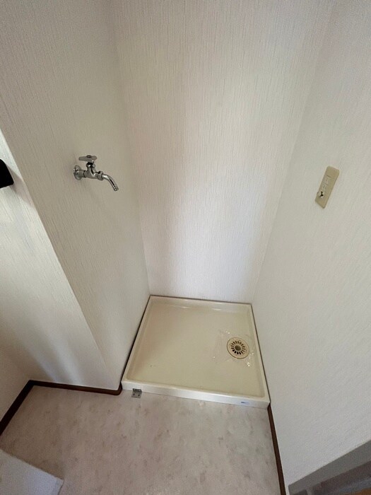 物件内観写真15　(洗濯機置場)