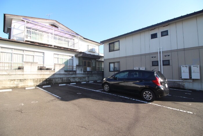 物件外観写真2　(駐車場)