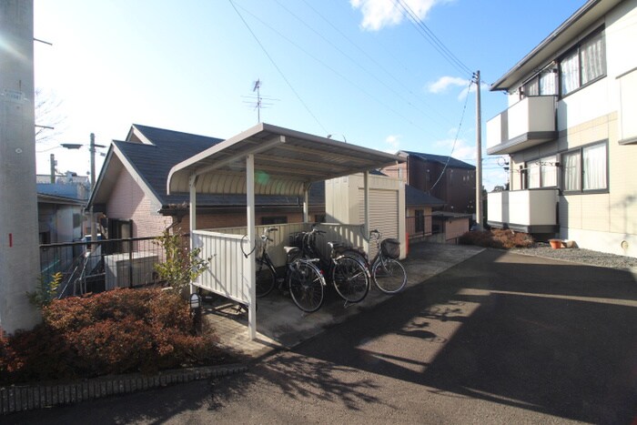 物件外観写真3　(駐輪場)