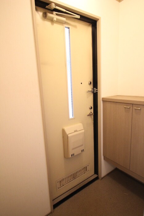 物件内観写真13　(玄関)