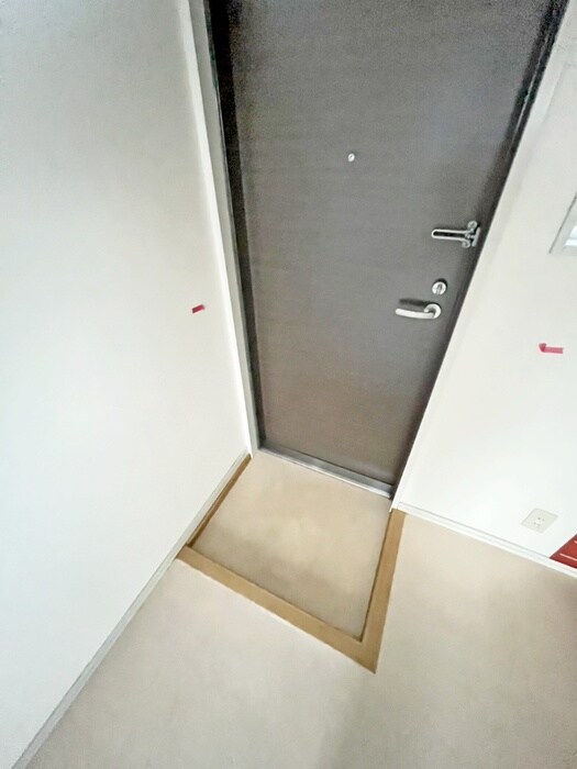 物件内観写真16　(玄関)