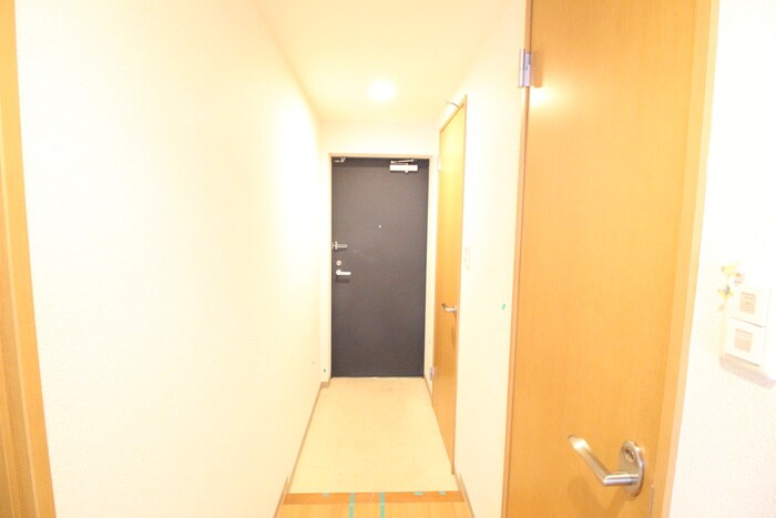 物件内観写真16　(玄関)