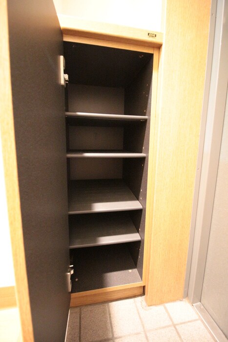 物件内観写真8　(靴箱)