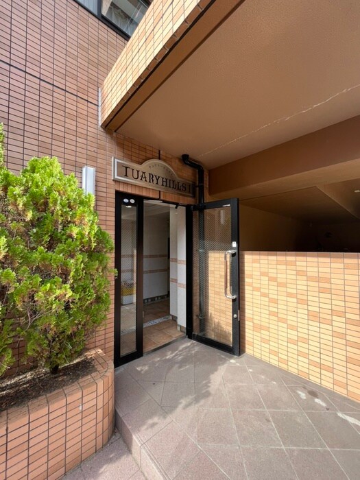 物件外観写真4　(エントランス部分)