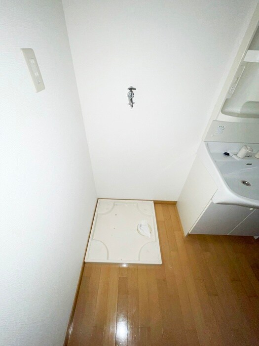 物件内観写真14　(洗濯機置場)