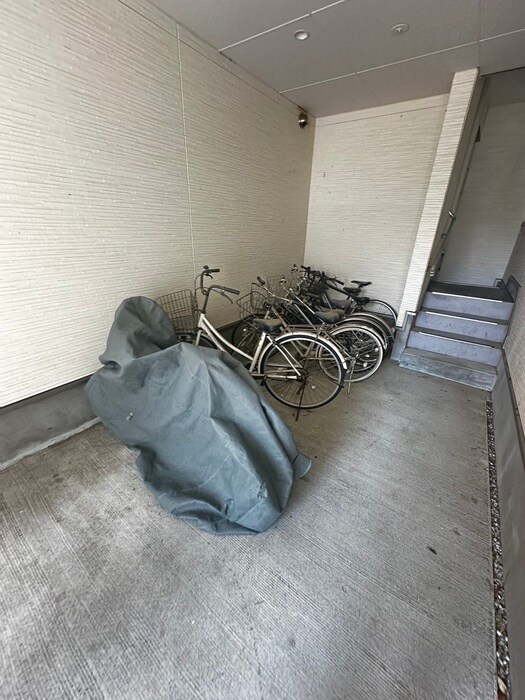物件外観写真5　(駐輪場)