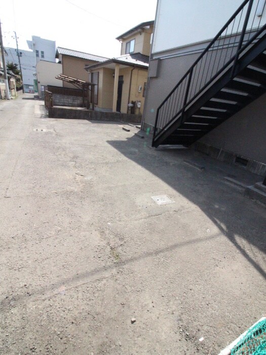 物件外観写真5　(駐車場)