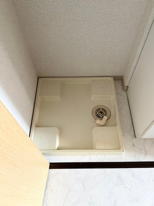 物件内観写真14　(洗濯機置場)