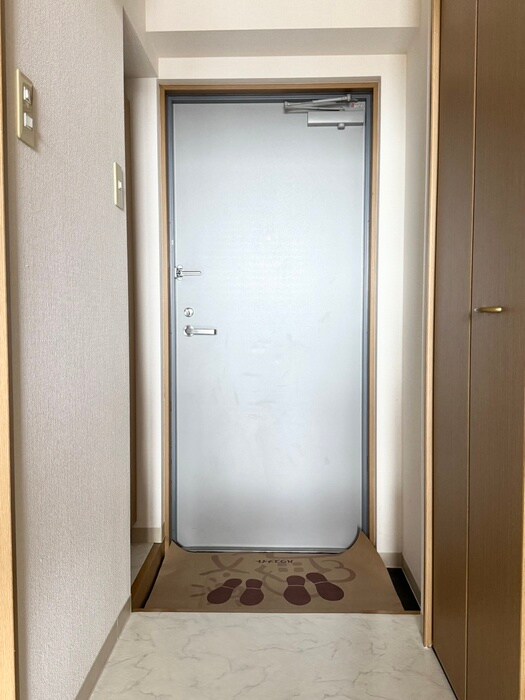 物件内観写真15　(玄関)