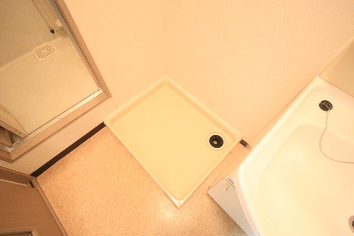 物件内観写真14　(洗濯機置場)