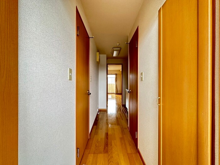 物件内観写真14　(廊下)
