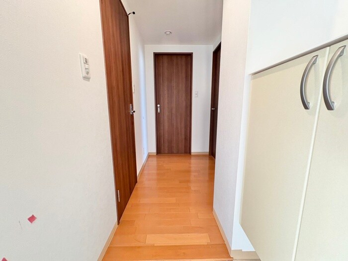 物件内観写真19　(廊下)