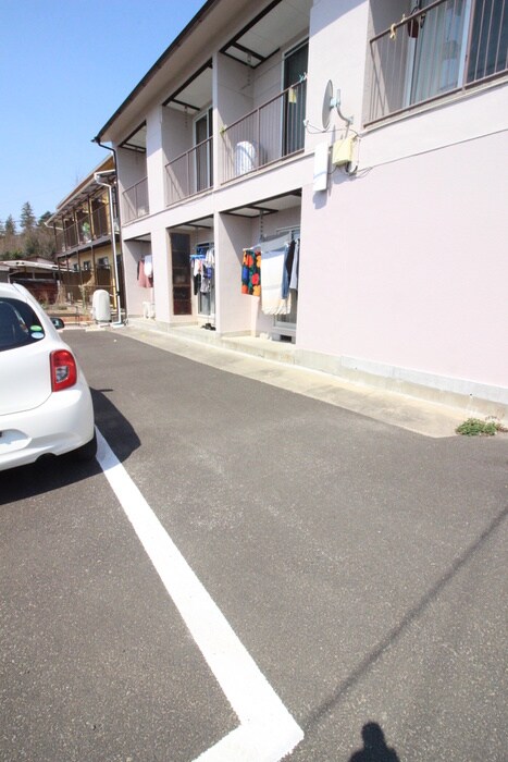 物件外観写真6　(駐車場)