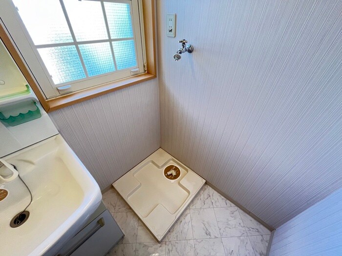 物件内観写真15　(洗濯機置場)