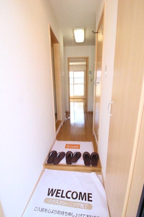 物件内観写真17　(玄関)