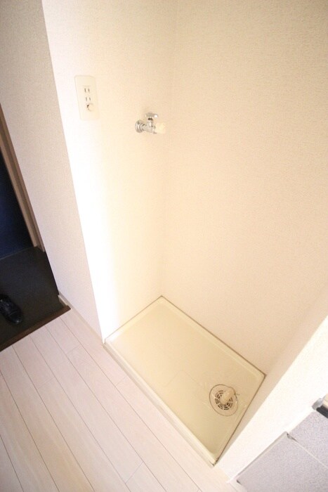 物件内観写真14　(洗濯機置場)