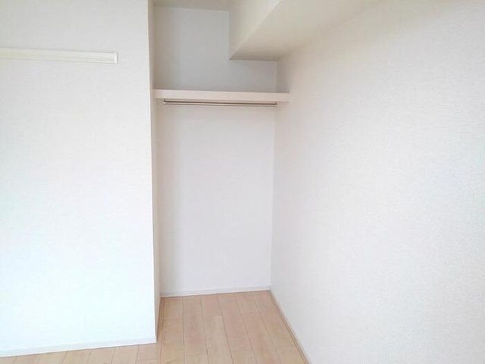 物件内観写真12　(収納)