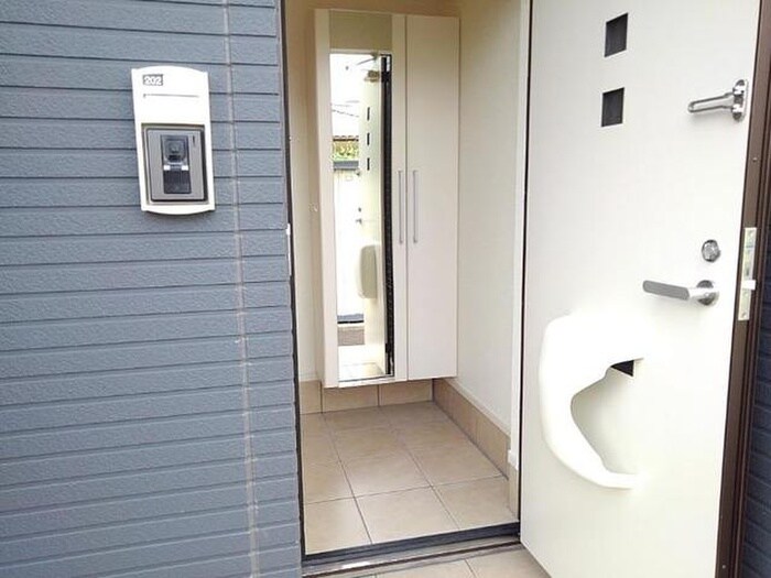 物件内観写真13　(玄関)