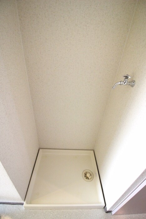 物件内観写真13　(洗濯機置場)