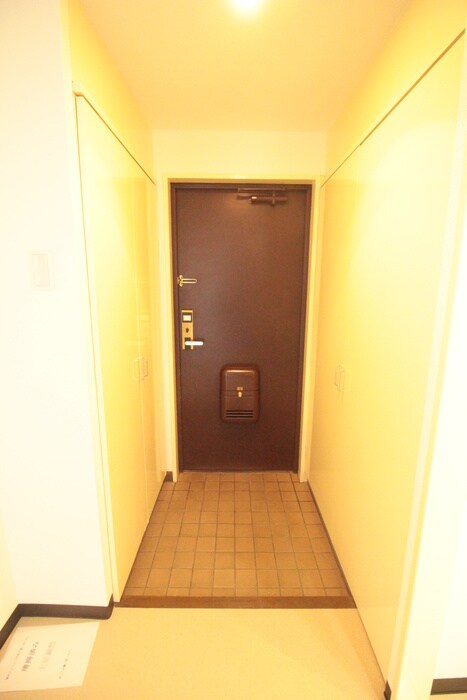 物件内観写真14　(玄関)