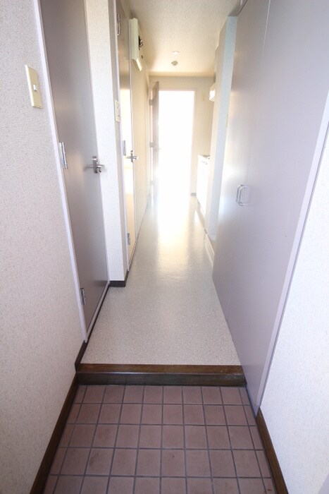 物件内観写真17　(玄関)