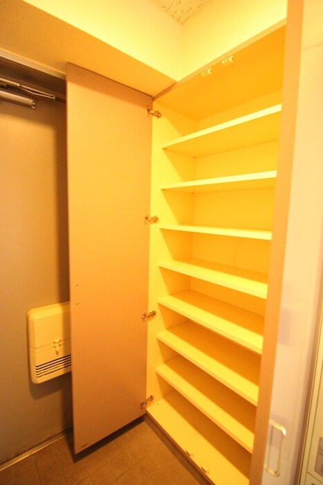 物件内観写真18　(靴箱)