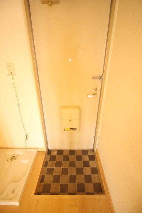 物件内観写真9　(玄関)