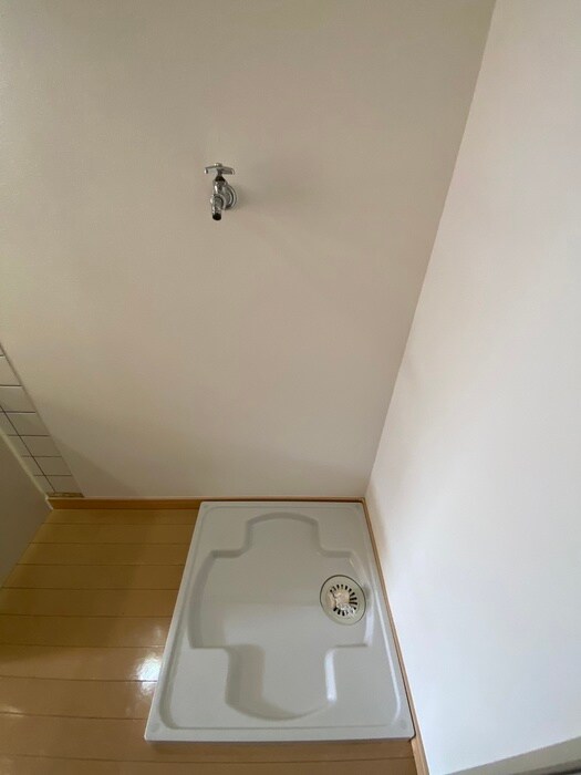 物件内観写真12　(洗濯機置場)