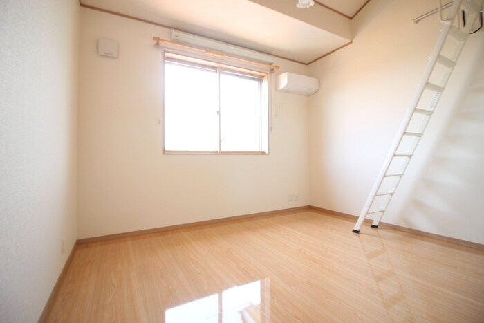 物件内観写真10　(居室)