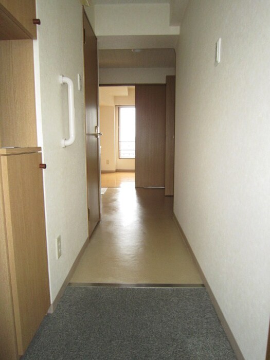 物件内観写真7　(玄関)