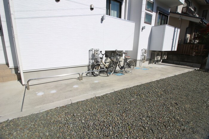 物件外観写真6　(駐輪場)