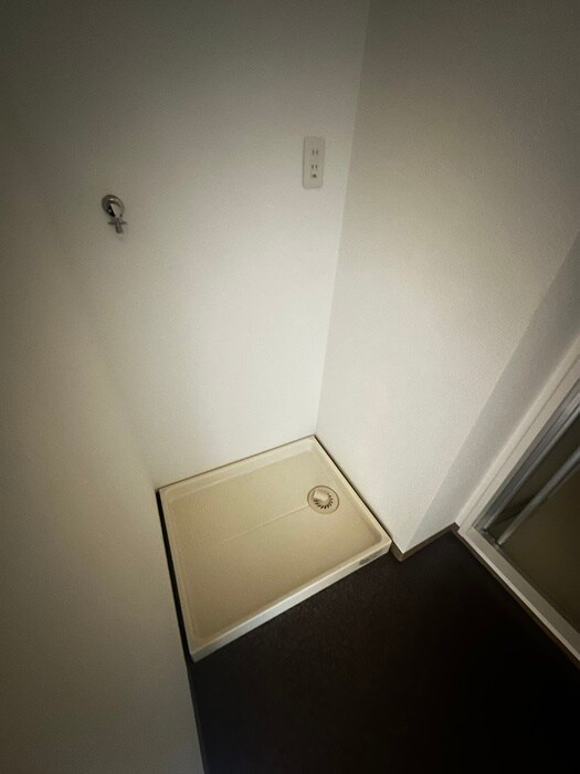 物件内観写真13　(洗濯機置場)