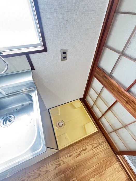 物件内観写真11　(洗濯機置場)