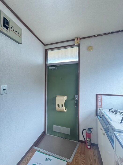 物件内観写真15　(玄関)