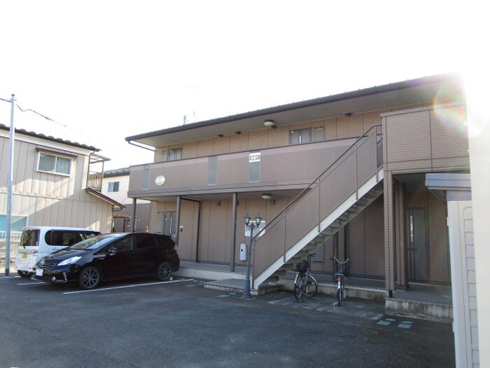 物件外観写真6　(エントランス部分)