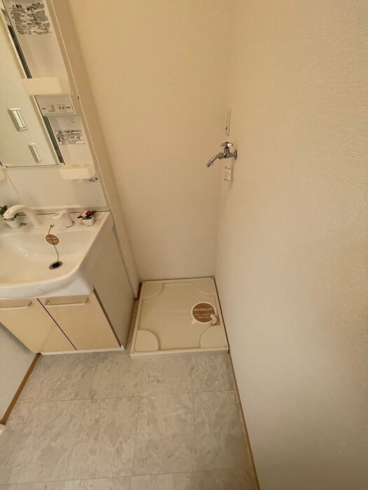 物件内観写真13　(玄関)