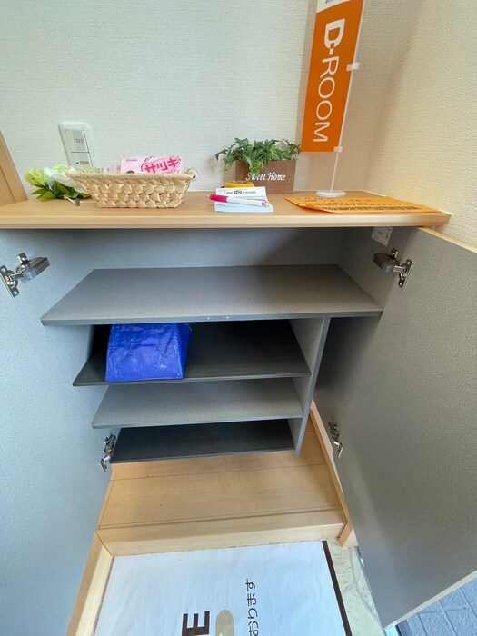 物件内観写真16　(靴箱)