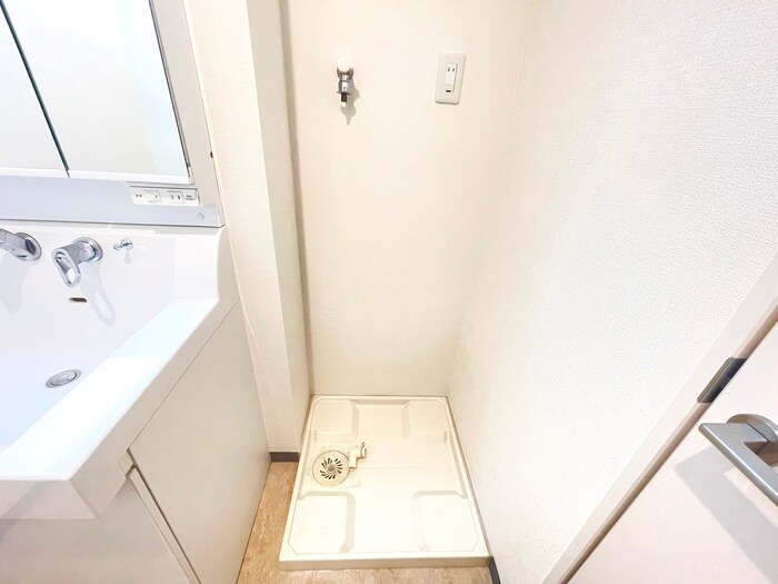 物件内観写真15　(洗濯機置場)