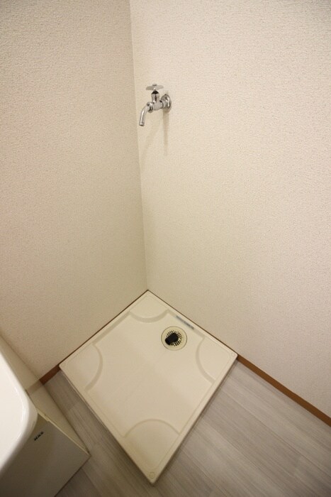 物件内観写真11　(洗濯機置場)