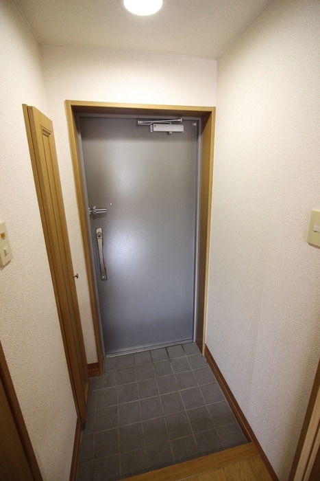 物件内観写真15　(玄関)