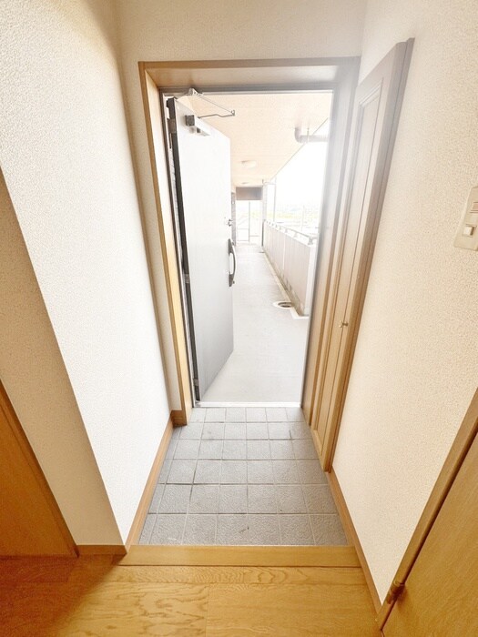 物件内観写真19　(玄関)