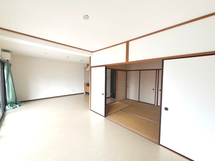 物件内観写真8　(居室)